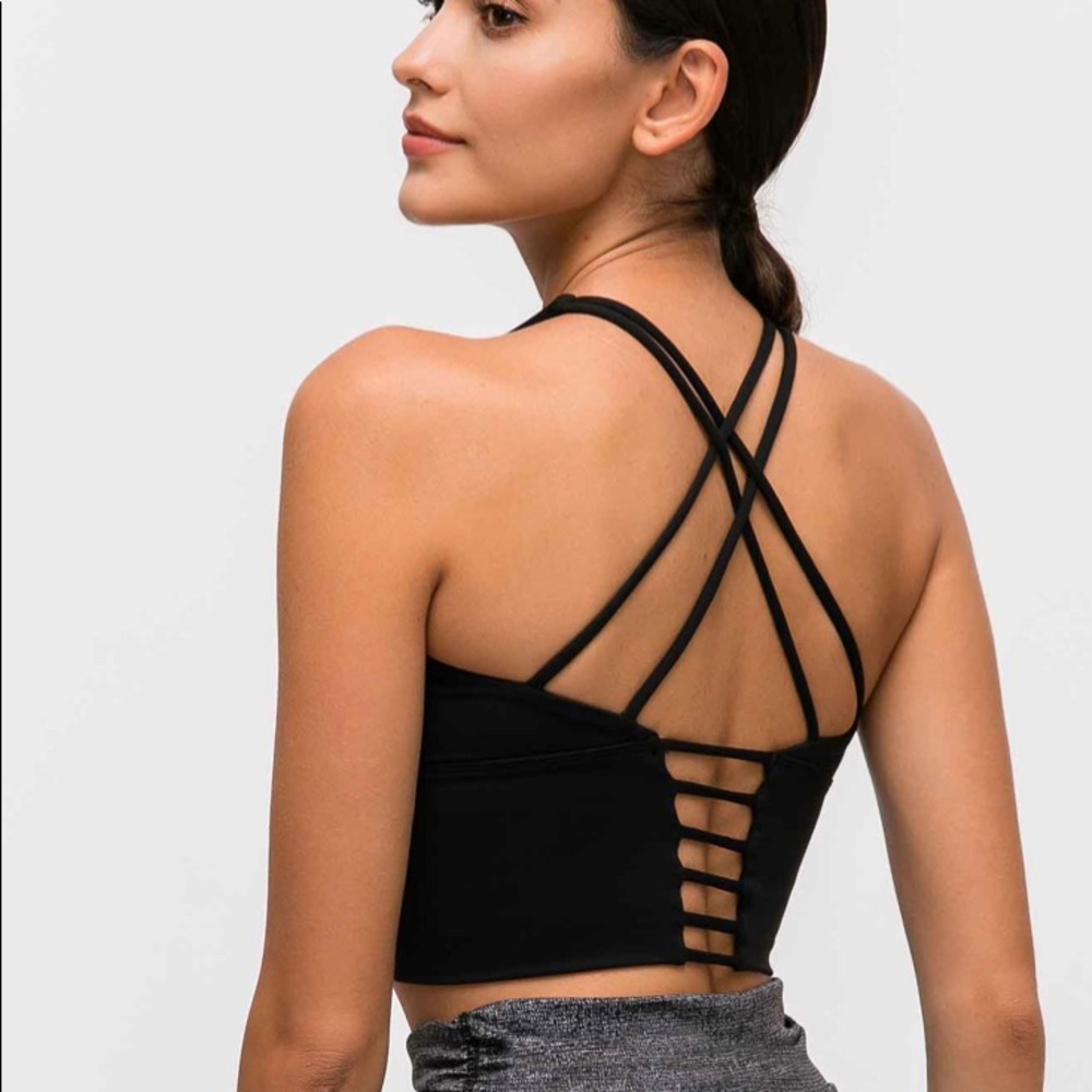 NWT MUSESONLY glory crop black tank size 6/M